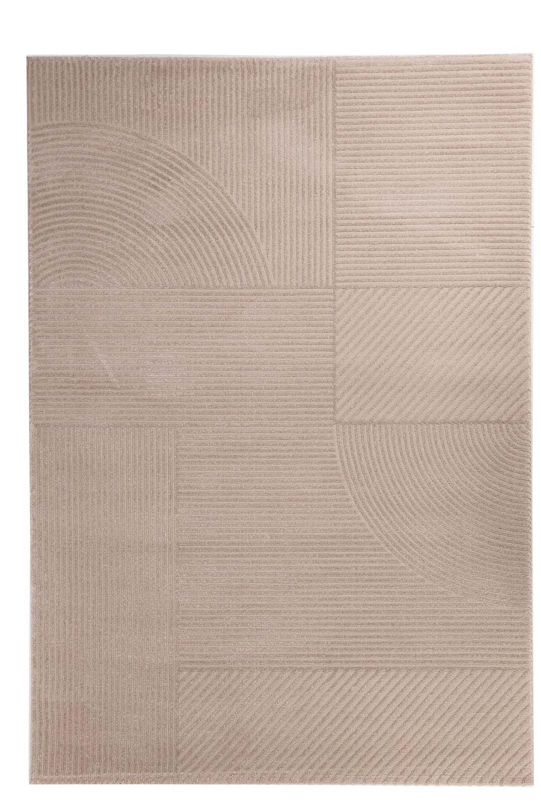 Ολόκληρο χαλί Organic Royal Carpet σε μπεζ χρώμα με ανάγλυφο γεωμετρικό σχέδιο από γραμμές και καμπύλες.