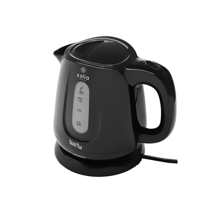 Βραστήρας Estia Black Plus σε μαύρο χρώμα, με καπάκι κλειστό και εμφανή την ένδειξη στάθμης, τοποθετημένος σε βάση.