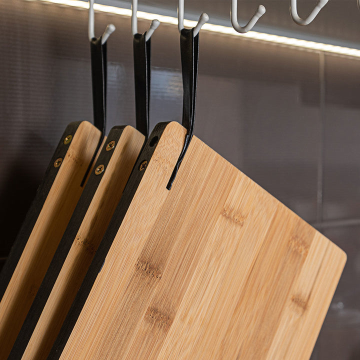 Ξύλο Κοπής Με Λουράκι Κρέμασης Bamboo Essentials Estia 39x28cm