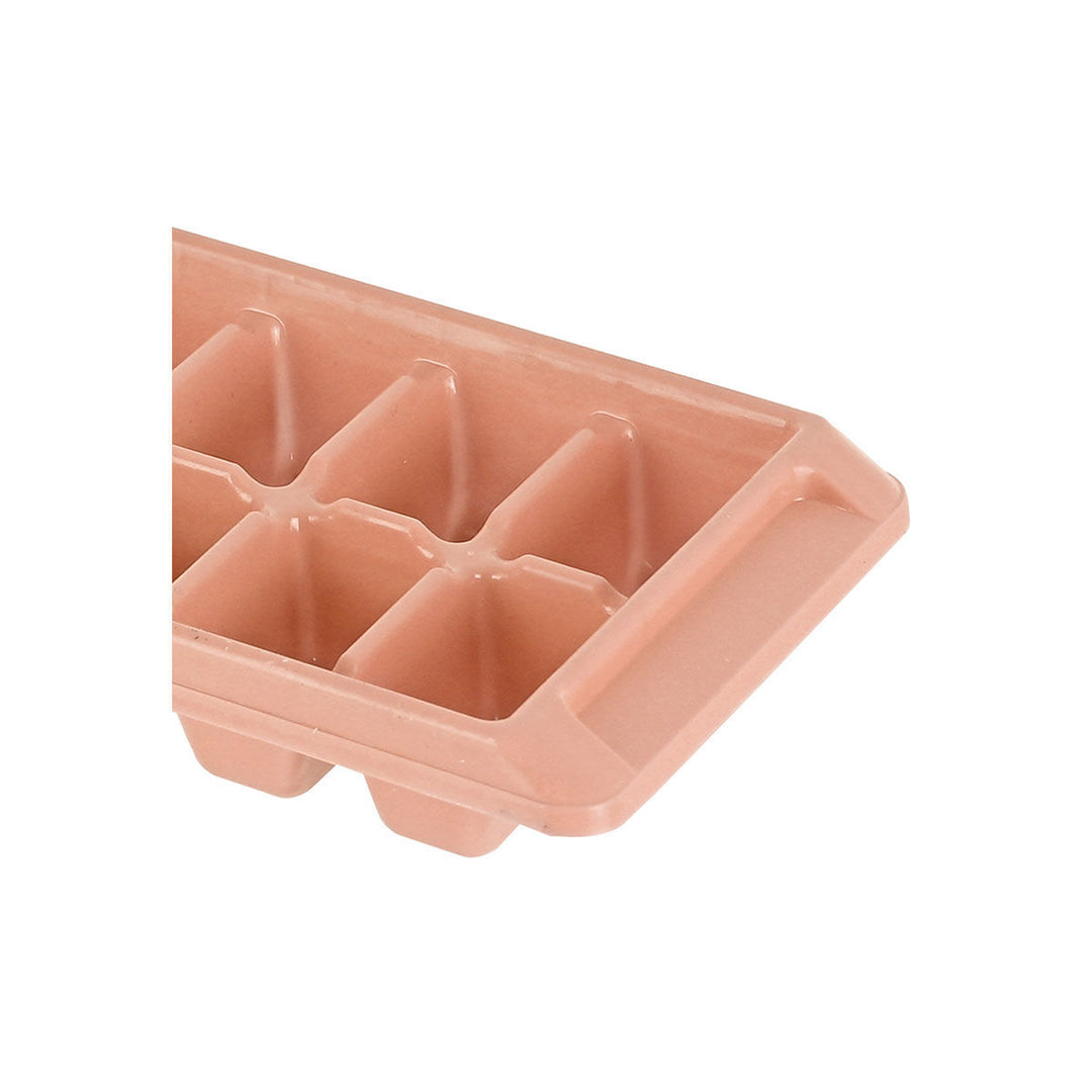 Κοντινό πλάνο στη γωνία της παγοθήκης, αναδεικνύοντας τις λεπτομέρειες του πλαστικού.