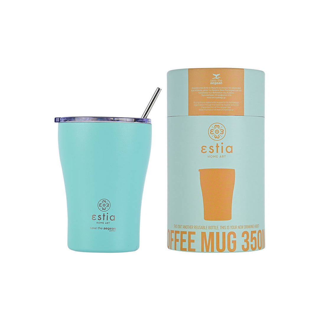 Σετ Estia Home Art με θερμός κούπα καφέ Save the Aegean 350ml σε τιρκουάζ χρώμα και κυλινδρική συσκευασία σε πράσινο-πορτοκαλί χρώμα σε ουδέτερο φόντο.