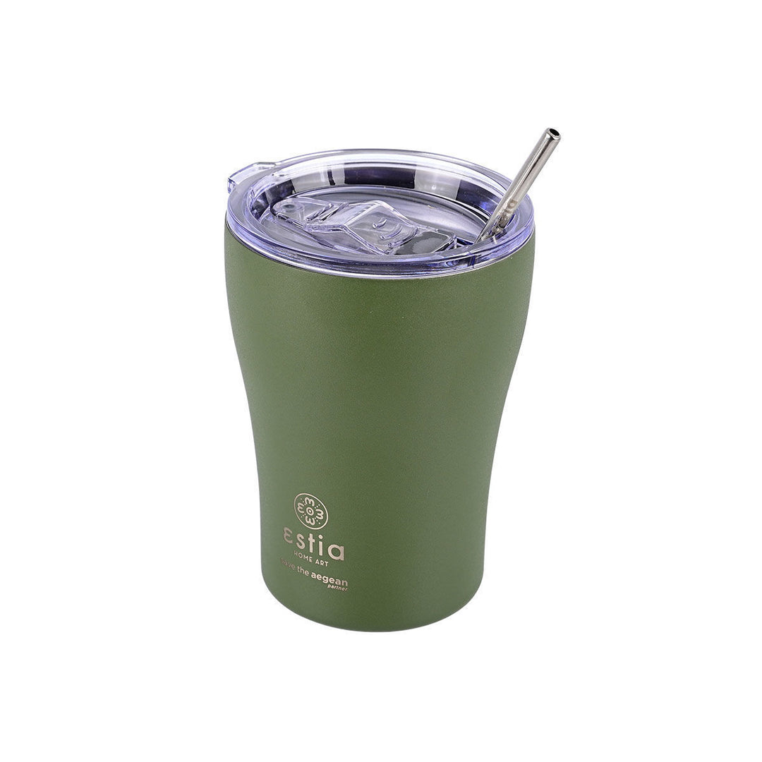 Θερμός κούπα καφέ Estia Home Art Save the Aegean 350ml σε forest spirit πράσινο χρώμα με διάφανο καπάκι και ανοξείδωτο καλαμάκι σε ουδέτερο φόντο