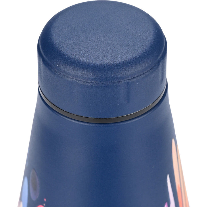 Κοντινό στο navy μπλε καπάκι παγουριού Estia με ματ υφή και μαύρη λεπτή γραμμή περιμετρικά.