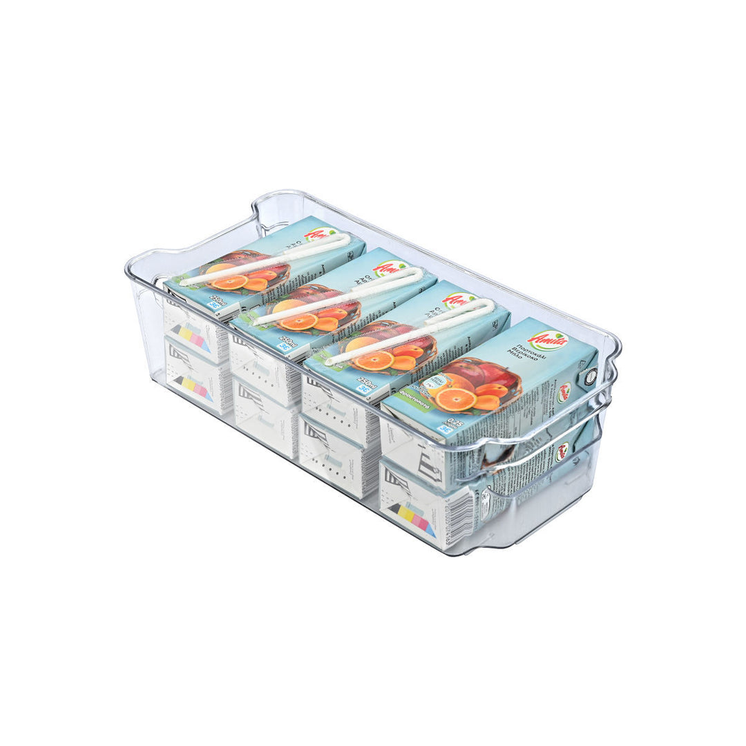 Κουτί γεμάτο με συσκευασμένους χυμούς τοποθετημένους σε σειρές.