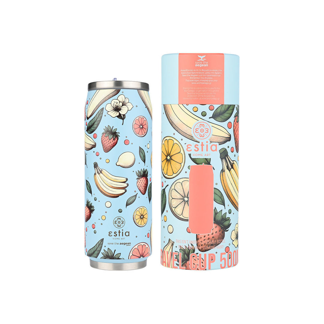 Θερμός Estia Home Art Travel Cup 500ml Banana Swirl με γαλάζιο φόντο και σχέδιο φρούτων – μπανάνες, φράουλες και εσπεριδοειδή.