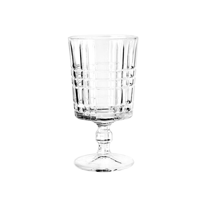 Ποτήρι κρασιού Chester με ανάγλυφο σχέδιο και διαφανές γυαλί, σε λευκό φόντο.