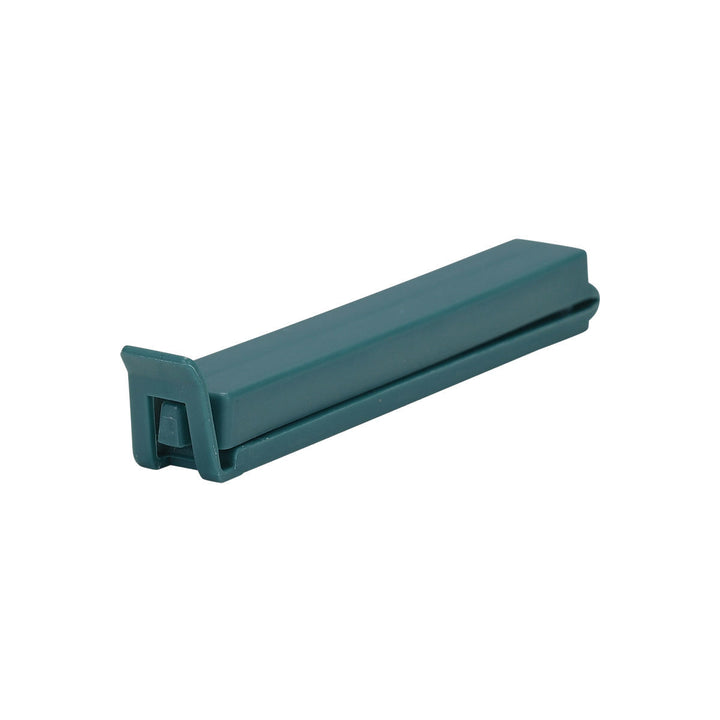 Κοντινή λήψη κλιπ σακούλας Estia σε μέντα απόχρωση που δείχνει τον μηχανισμό κλεισίματος σε λευκό φόντο.