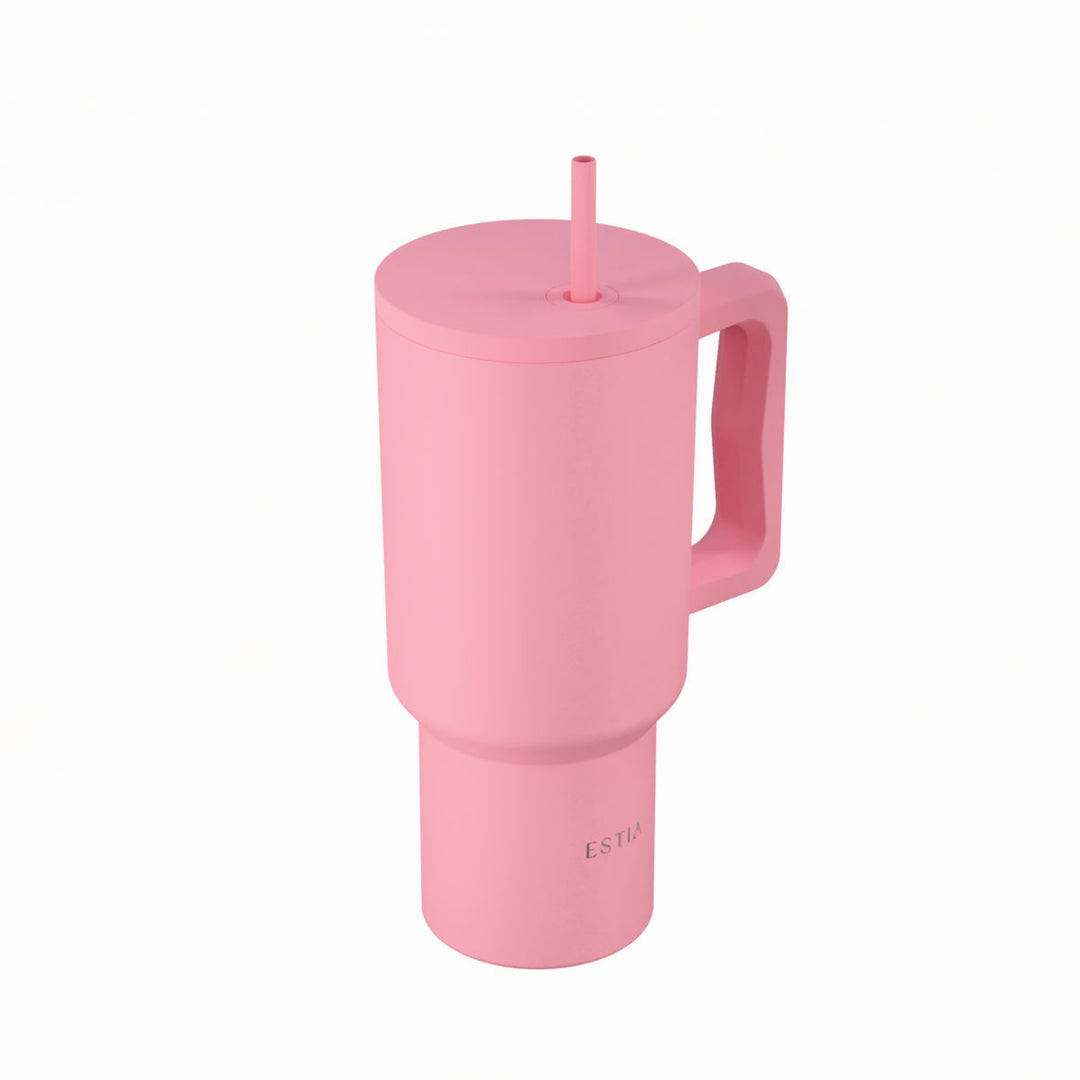 Θερμός Straw Tumbler XL σε ροζ απόχρωση Rose με λαβή και επαναχρησιμοποιούμενο καλαμάκι της Estia.