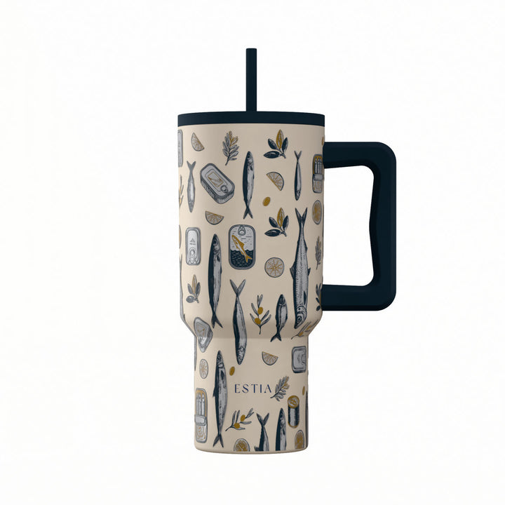 Θερμός Straw Tumbler XL Estia με σχέδιο Salt Life, διακοσμημένος με ψάρια, ελιές και θαλασσινά μοτίβα.