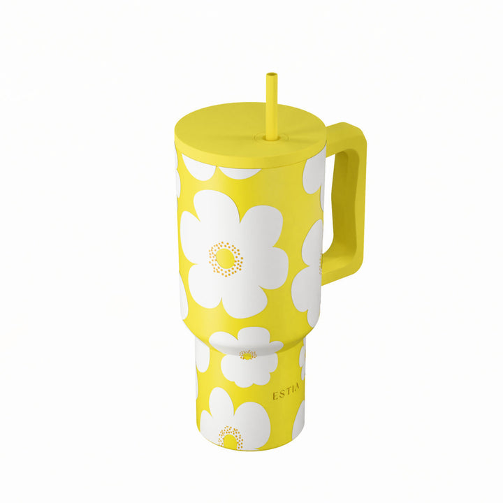 Θερμός Estia με σχέδιο Yellow Daisy, λευκά λουλούδια σε φωτεινό κίτρινο φόντο και εργονομική λαβή μεταφοράς.