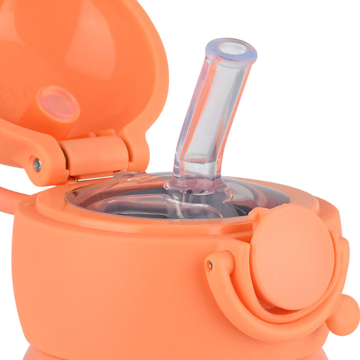 Ανοιχτό καπάκι του παιδικού θερμός Estia Wonder Bottle Candy Sky με εύκαμπτο καλαμάκι σιλικόνης και 100% στεγανό σύστημα κλικ ασφαλείας.