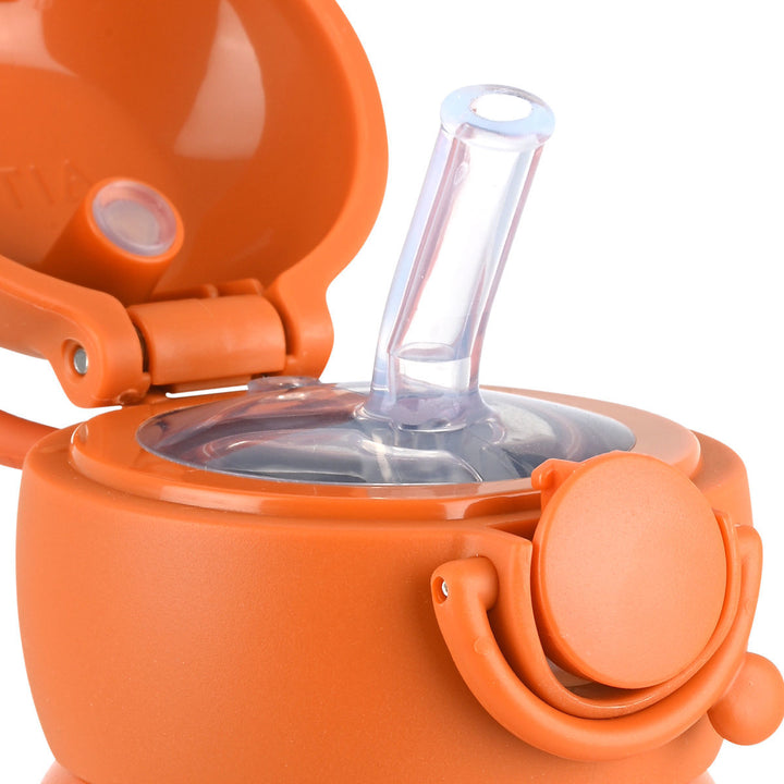 Ανοιχτό καπάκι του παιδικού θερμός Estia Wonder Bottle 350ml με εύκαμπτο καλαμάκι σιλικόνης και σύστημα κλικ ασφαλείας.