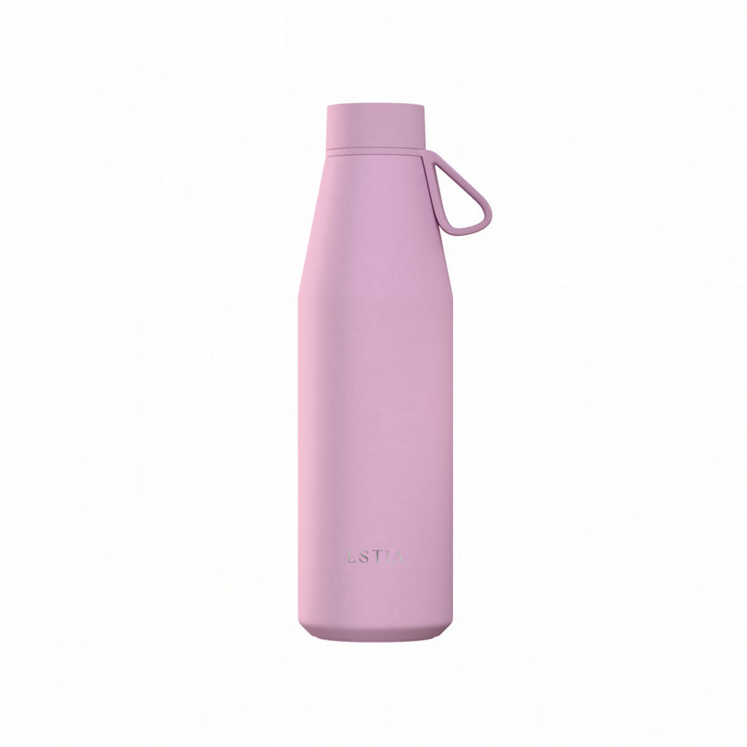 Μωβ θερμός Flow 500ml της Estia με ανοξείδωτη κατασκευή και πρακτική λαβή στο καπάκι σε λευκό φόντο.