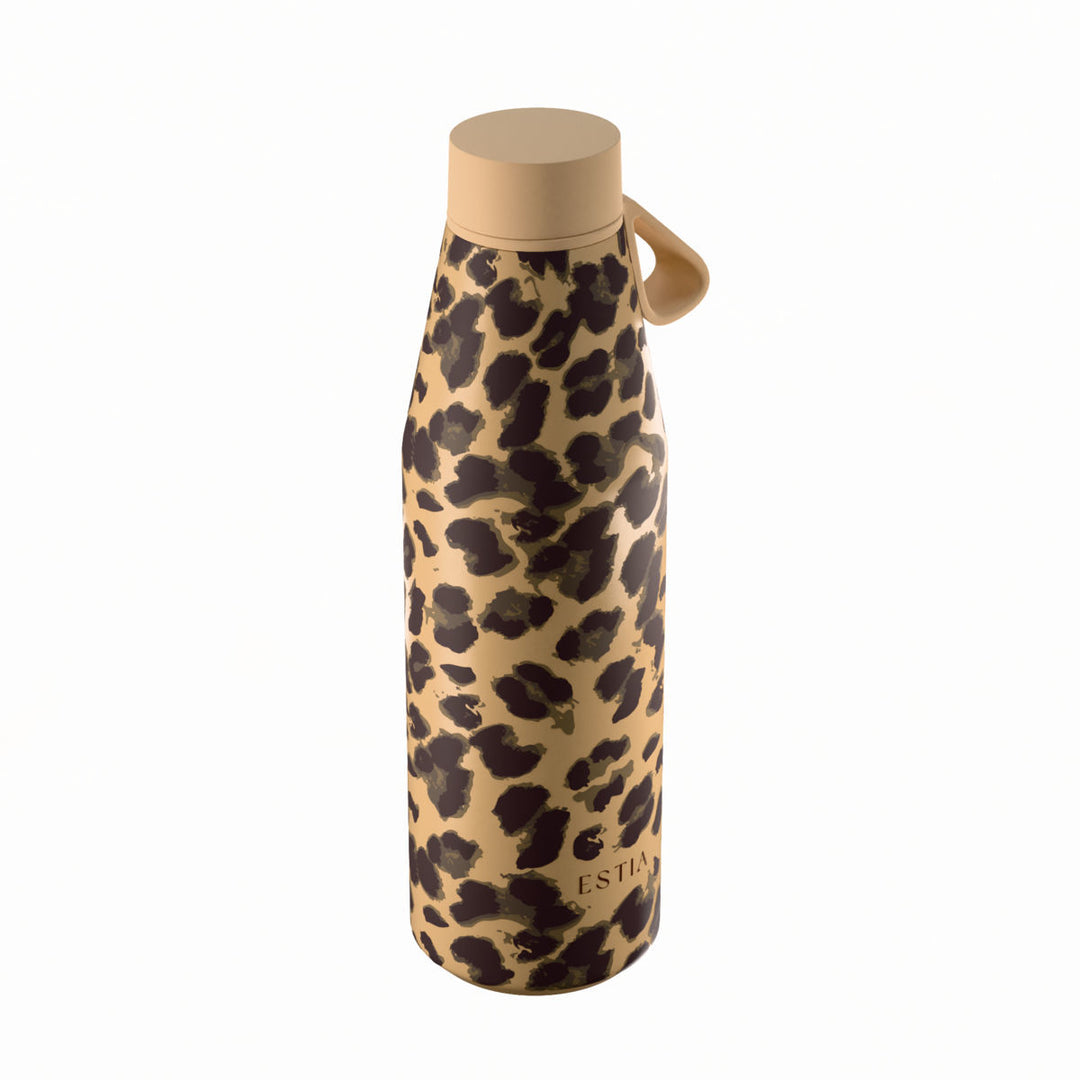 Πλάγια όψη θερμός Estia Flow Save The Aegean 500ml Spotted Prowl με λεοπάρ σχέδιο σε μπεζ και καφέ αποχρώσεις.