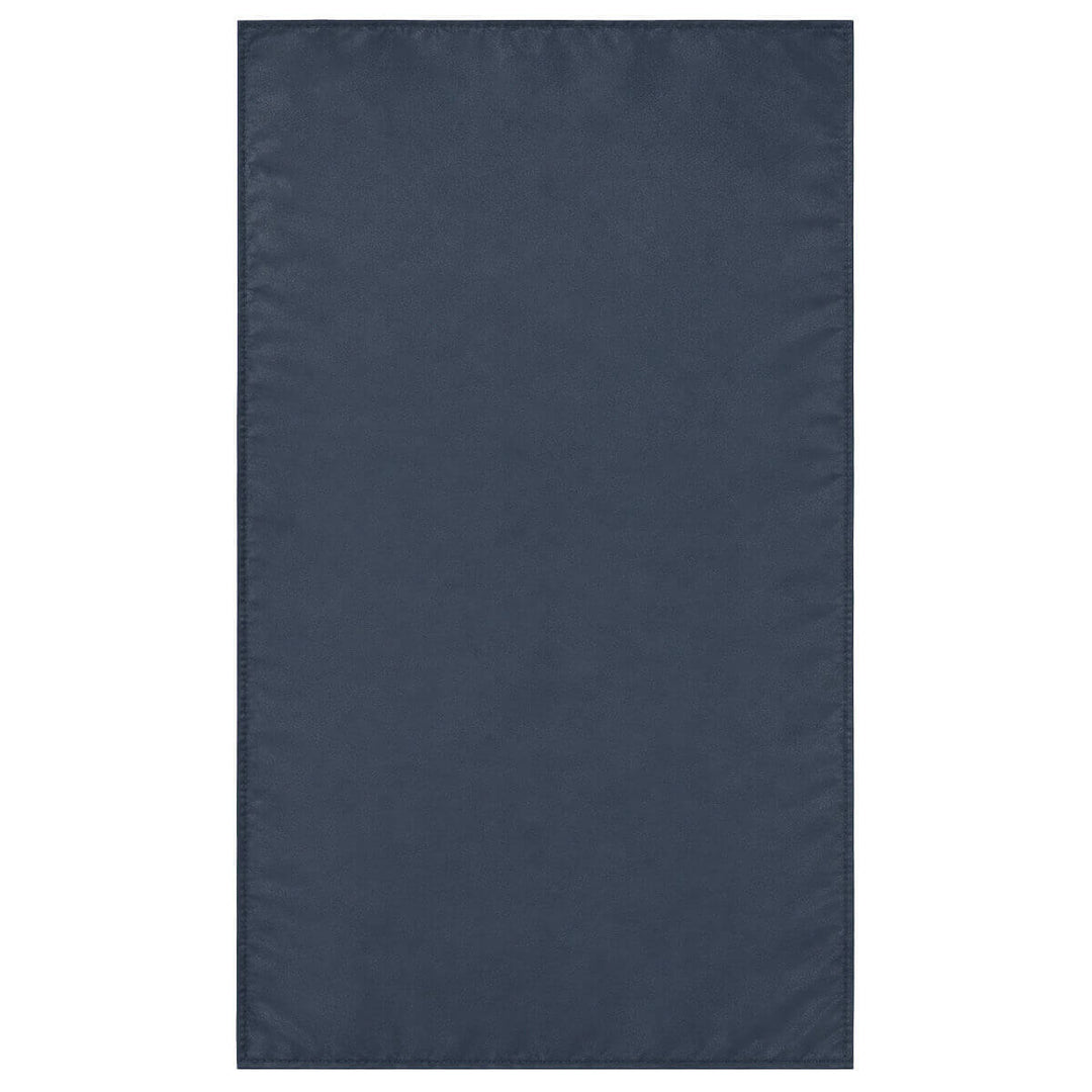 Μονόχρωμη πετσέτα θαλάσσης microfiber σε σκούρα μπλε απόχρωση (indigo), με minimal σχεδιασμό και απαλή υφή, ιδανική για παραλία, πισίνα και καλοκαιρινές εξορμήσεις.