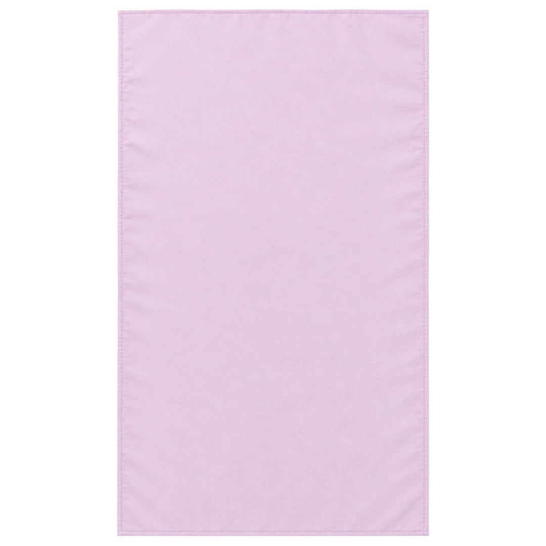 Μονόχρωμη πετσέτα θαλάσσης microfiber σε απαλή λιλά απόχρωση (lavender), με minimal σχεδιασμό και απαλή υφή, ιδανική για παραλία, πισίνα και καλοκαιρινές εξορμήσεις.