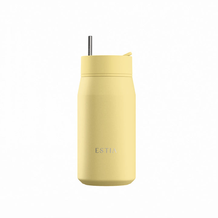 Θερμός Estia Lens Save the Aegean σε κίτρινη απόχρωση Sunbeam με καπάκι και ανοξείδωτο καλαμάκι, ιδανικό για καθημερινή ενυδάτωση.