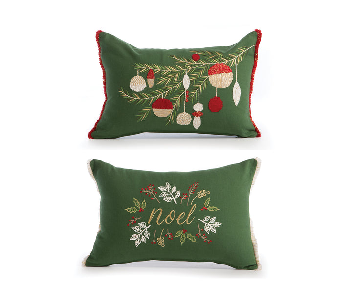 Δύο πράσινα διακοσμητικά μαξιλάρια με χριστουγεννιάτικο σχέδιο — το ένα με στολισμένα κλαδιά και το άλλο με χρυσή επιγραφή “Noel” και φύλλα γκι σε κόκκινες και χρυσές αποχρώσεις.