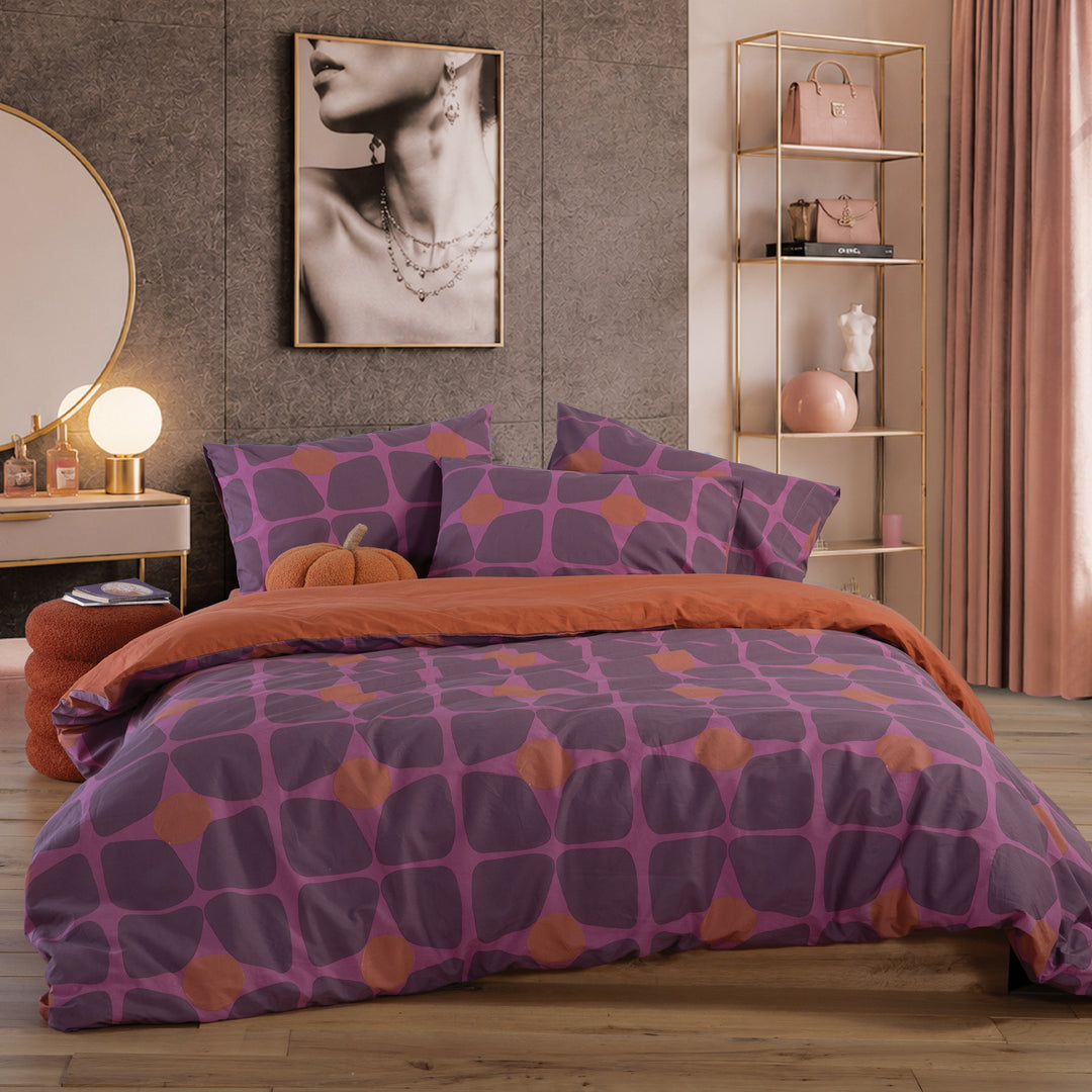 Σετ παπλωματοθήκη Casual Coreo Nef-Nef Homeware σε μωβ, ροζ και πορτοκαλί αποχρώσεις με μοντέρνο γεωμετρικό σχέδιο.