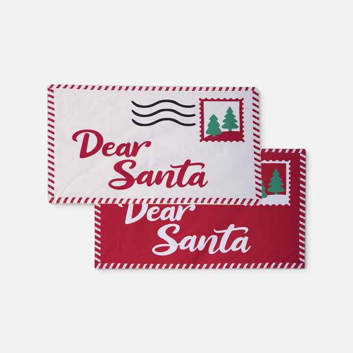 Δύο σουπλά Letter To Santa σε σχήμα φακέλου, λευκό και κόκκινο, με επιγραφή Dear Santa και γραμματόσημο με έλατα.