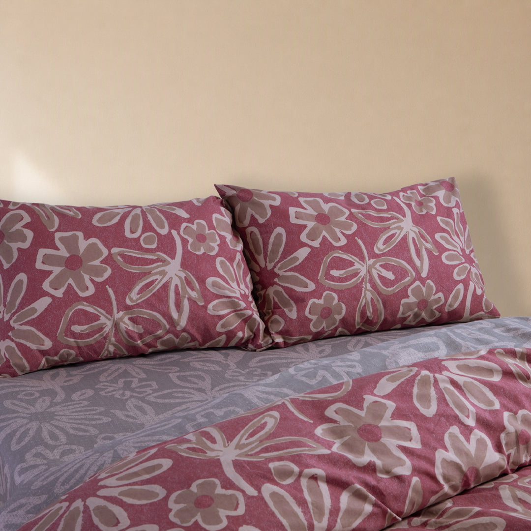 Σετ σεντόνια Harmony Nef-Nef Homeware σε ροζ απόχρωση με μεγάλα μπεζ και λευκά λουλούδια.