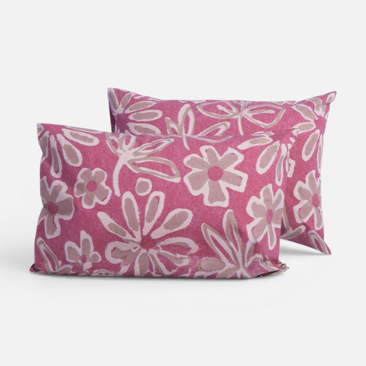 Βαμβακερή μαξιλαροθήκη ύπνου Harmony Nef-Nef Homeware σε ροζ απόχρωση με μεγάλα μπεζ και λευκά λουλούδια.