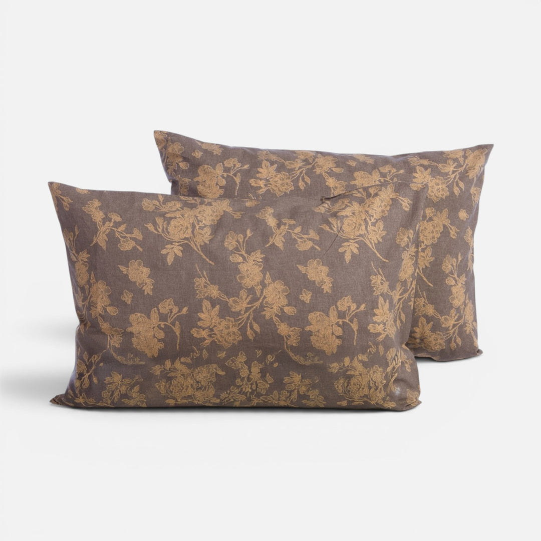 Καφέ βαμβακερές μαξιλαροθήκες ύπνου Dream Nef-Nef Homeware με floral σχέδιο σε ζεστές μπεζ αποχρώσεις.
