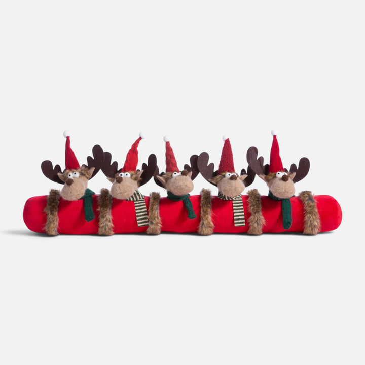Κόκκινο αεροστόπ πόρτας Reindeers Nef-Nef με πέντε καφέ λούτρινους τάρανδους με κόκκινους σκούφους, σε λευκό φόντο.