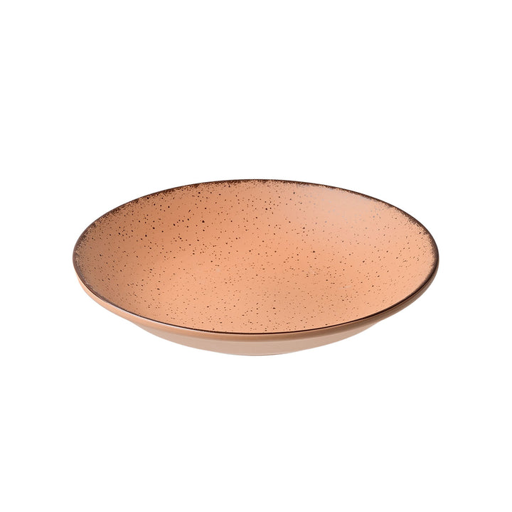 Ρηχό πιάτο Terra σε απόχρωση τερακότα της εταιρείας Estia, με ματ υφή και διακριτικά στίγματα σε μαύρο χρώμα.