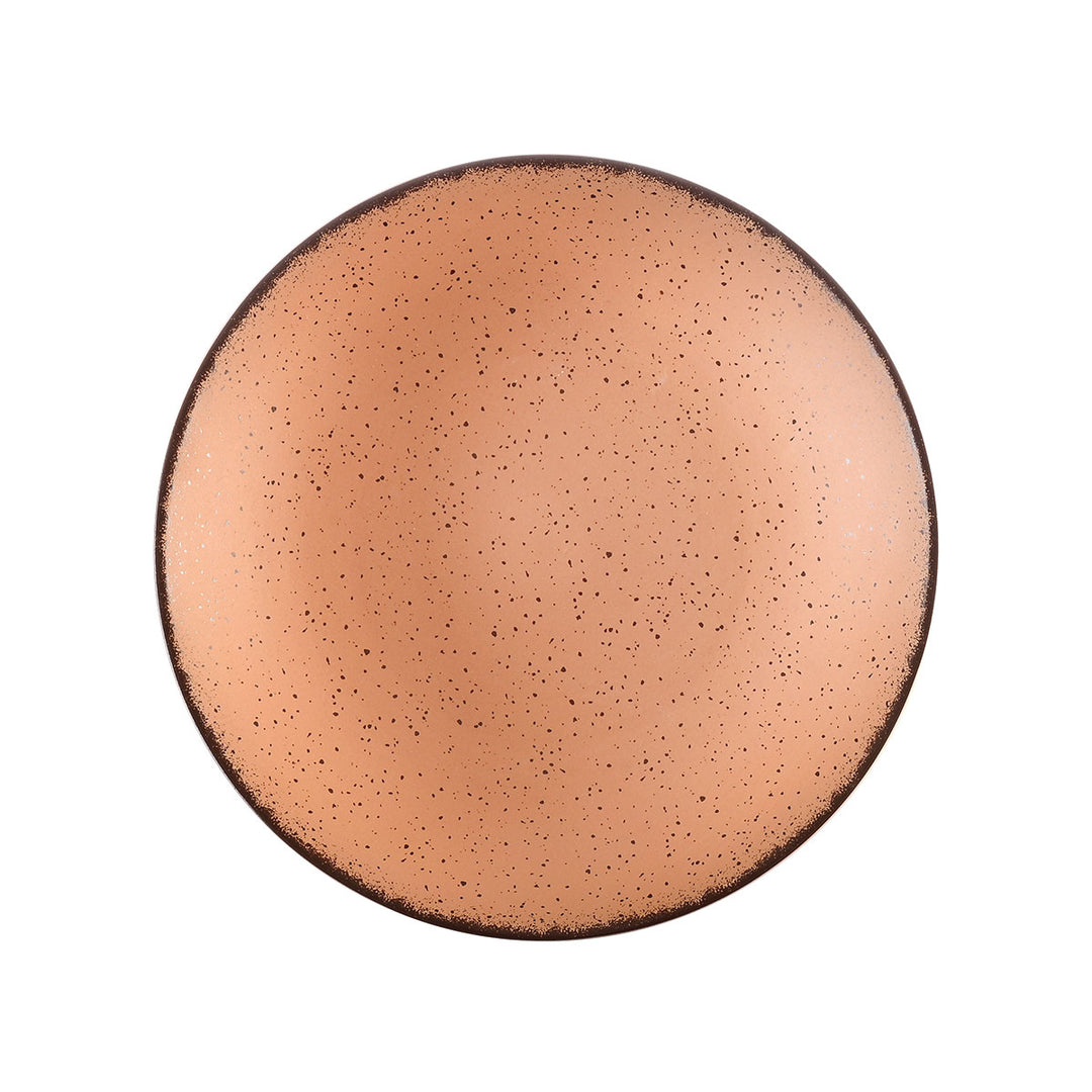 Άποψη από πάνω του ρηχού πιάτου Terra τερακότα της Estia, με διάστικτο μοτίβο και λείο ματ φινίρισμα.