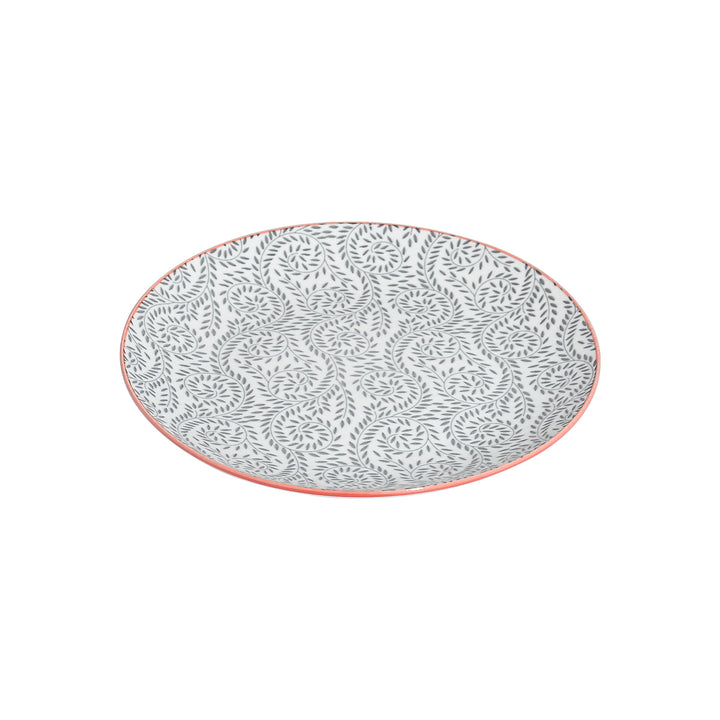 Ρηχό πορσελάνινο πιάτο Estia με γκρι μοτίβο φύλλων και πορτοκαλί περίγραμμα σε λευκό φόντο.
