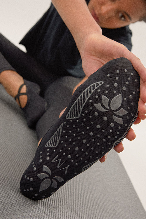Αντιολισθητικές Γυναικείες Κάλτσες Μαύρες Pilates Ysabel Mora