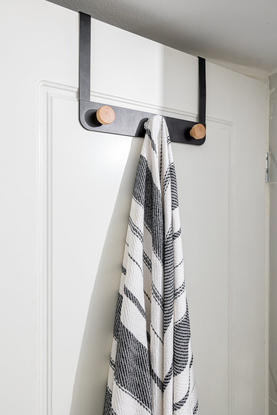 Κρεμάστρα Πόρτας 3 Θέσεων Μαύρη Μεταλλική Estia