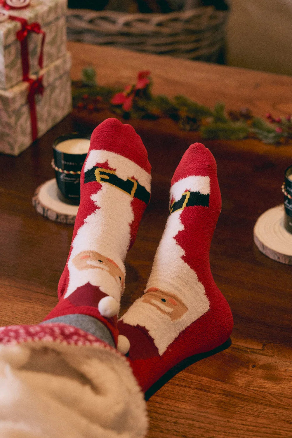 Ανδρικές Χριστουγεννιάτικες Κάλτσες Κόκκινες Αντιολισθητικές με Άγιο Βασίλη Ysabell Mora