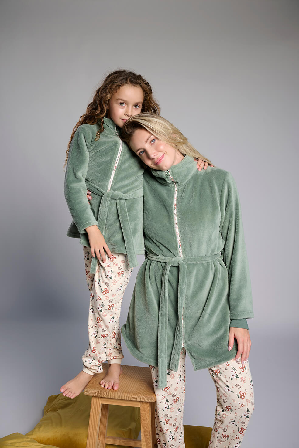 Γυναικεία Ρόμπα Πράσινη Fleece με Φερμουάρ & Ζώνη Muy Demi