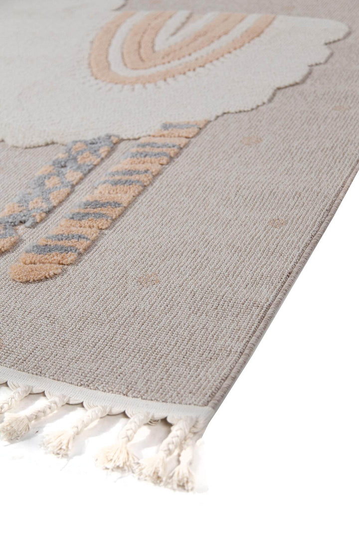 Παιδικό χαλί Royal Carpet της Royal Carpet σε ουδέτερη απόχρωση, σε κοντινή λεπτομέρεια, με προσεγμένο σχέδιο της σειράς και εμφανή υφή επιφάνειας.