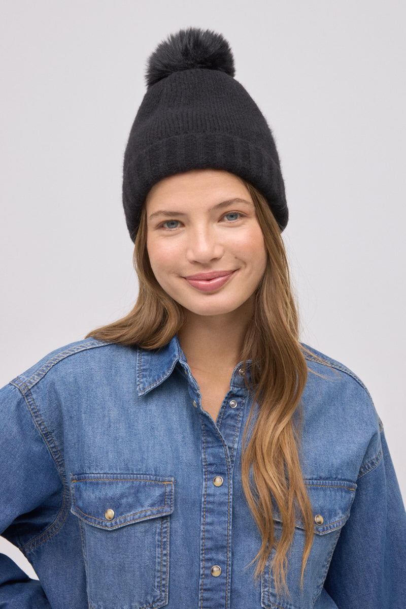 Γυναικείος Σκούφος Μαύρος με Φούντα Ysabell Mora