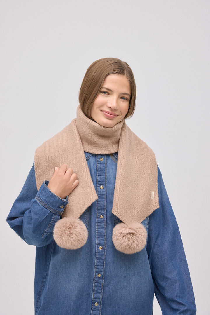 Γυναικείο Κασκόλ Καφέ με Φούντες Ysabel Mora