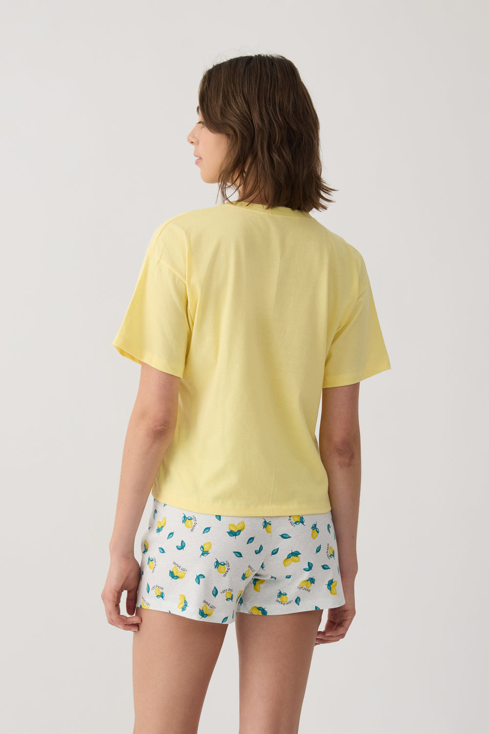 Γυναικεία Πιτζάμα Βαμβακερή Με Κοντομάνικη Κίτρινη Μπλούζα & Σορτς Με Σχέδιο Λεμονάκια Minerva