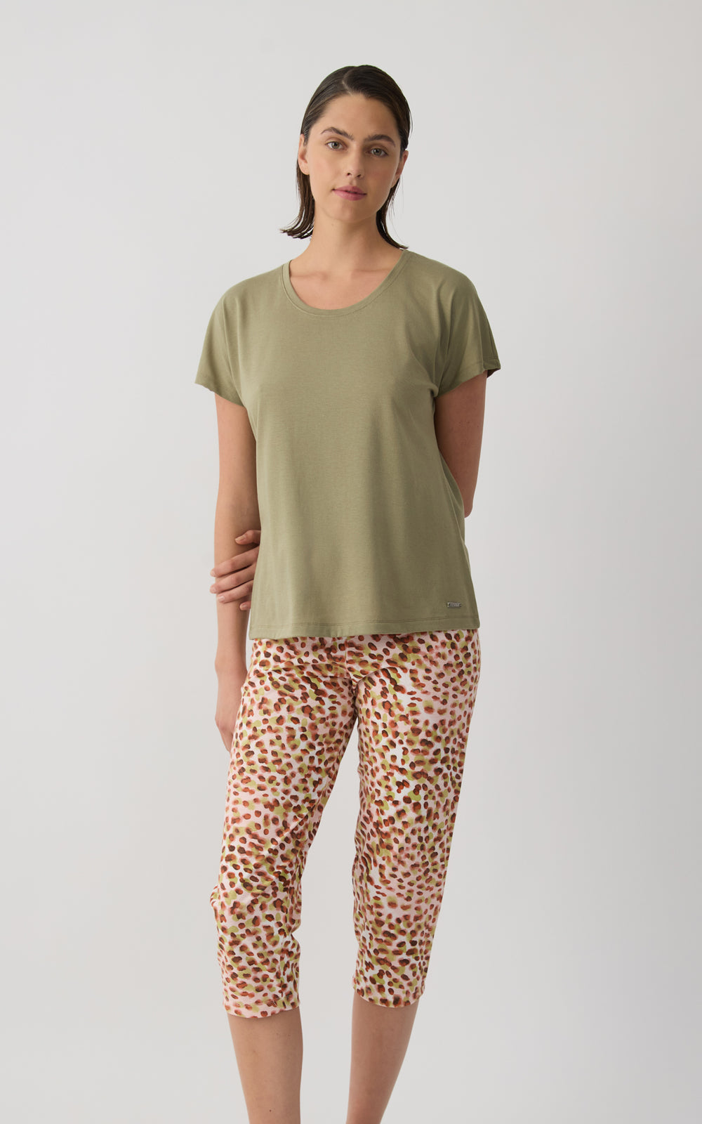 Γυναικεία Μπλούζα Βαμβακερή Κοντομάνικη Χακί Με Στρογγυλή Λαιμόκοψη Minerva