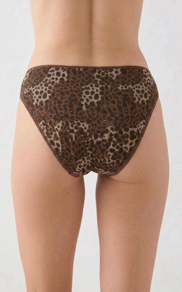Γυναικείο σλιπ Minerva με καφέ animal print σχέδιο και εκρού λεπτομέρειες, πίσω όψη εφαρμογής.