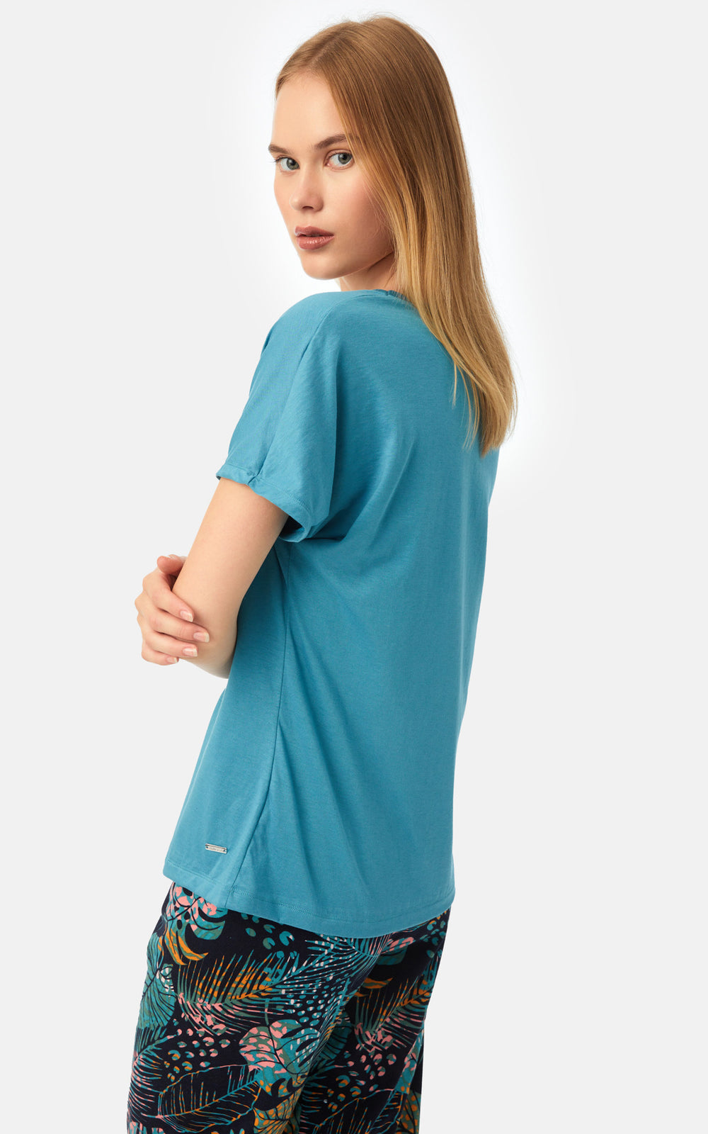 TENCEL™ Modal Κοντομάνικη Γυναικεία Μπλούζα με V λαιμόκοψη