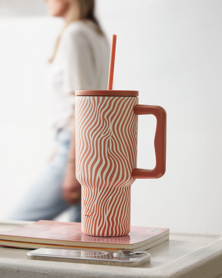 Estia Ποτήρι Θερμός Με Καλαμάκι & Χερούλι Save The Aegean Ροζ-Λευκό Με Ριγέ Σχέδιο Soft Ripple Straw Tumbler