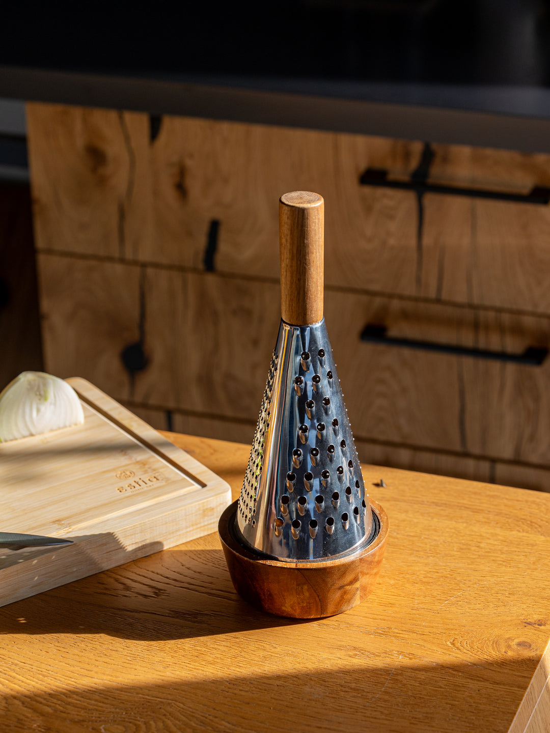 Τρίφτης Κωνικός Ανοξείδωτος Με Ξύλινο Δοχείο Allure Estia