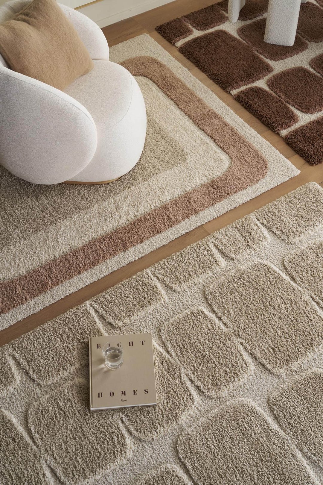 Χαλί Royal Carpet της Royal Carpet σε εκρού, σε κοντινή όψη της επιφάνειας, με προσεγμένο σχέδιο της σειράς και εμφανή υφή επιφάνειας.